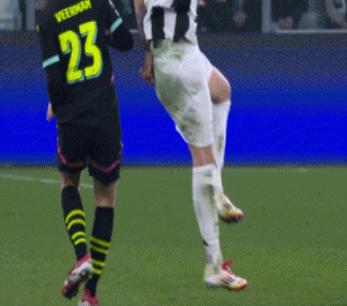 尤文名宿：在佩里西奇进球之前，埃因霍温球员诺亚朗手球犯规