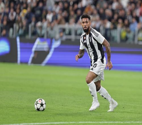 记者:道格拉斯-路易斯&坎比亚索都将缺席对阵卡利亚里