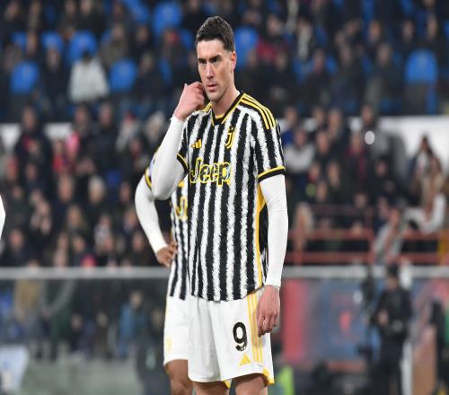 意媒:弗拉霍维奇续约难度大,但尤文与其经纪人接触频繁