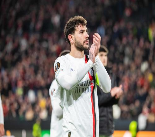 慢镜头:米兰基本与特奥谈妥续约事宜,球员年薪将上涨至600万欧