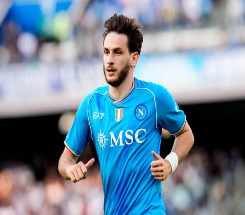 克瓦拉茨赫利亚缺席那不勒斯训练,请假回国陪伴即将分娩的妻子