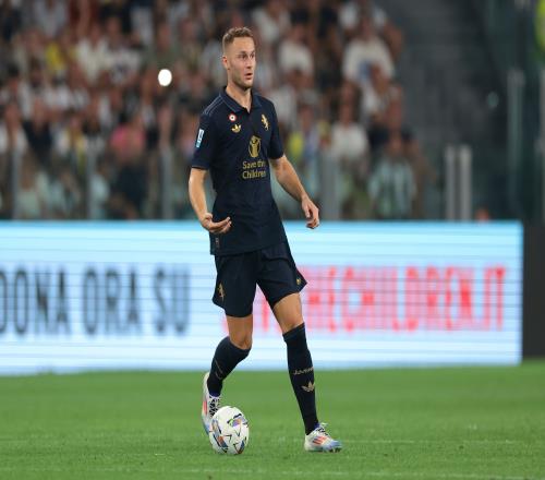 库普梅纳斯:错过欧洲杯让我很失望,痛苦了很长一段时间