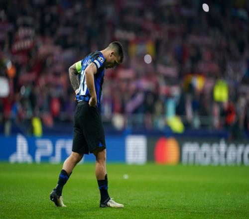 米体:劳塔罗因伤缺席本轮联赛,对热那亚时小因让他多踢了20分钟