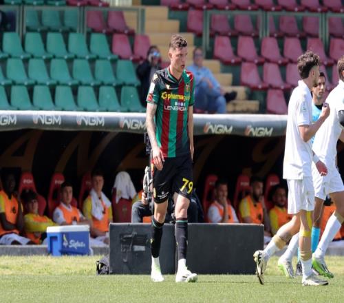 记者:国米要求河床提前结束F-卡博尼的租借,将把他租给意甲球队