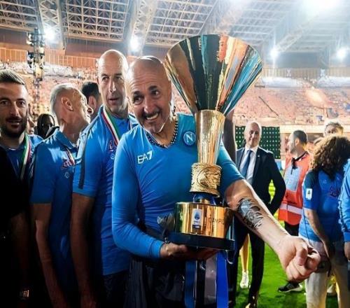 斯帕莱蒂即将出任尤文主帅，尴尬的是他手臂上有那不勒斯队徽