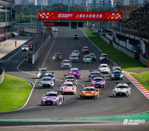 上海8小时耐力赛轰鸣上赛道，自主IP打造城市体育新符号