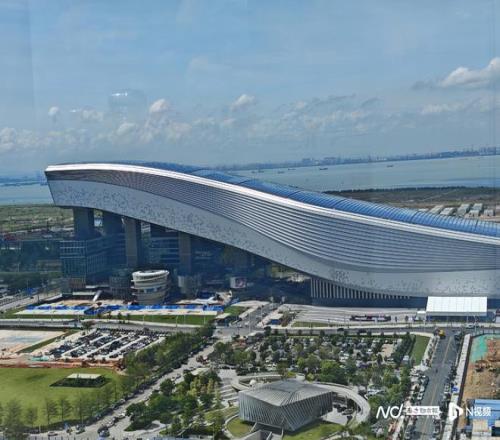 实探深圳前海冰雪世界开业：滑雪体验受专业认可，配套待完善