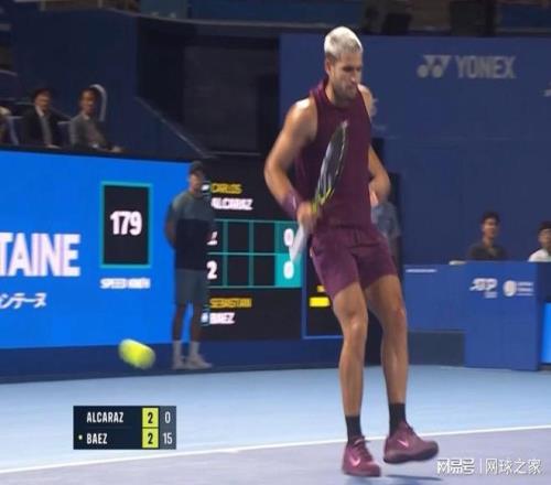 首次出征ATP500东京站的世界第一阿尔卡拉斯，轻伤不下火线
