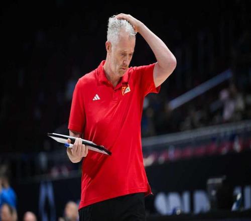 男排主教练海宁：如果我们赢了第一局，比赛将会完全不同