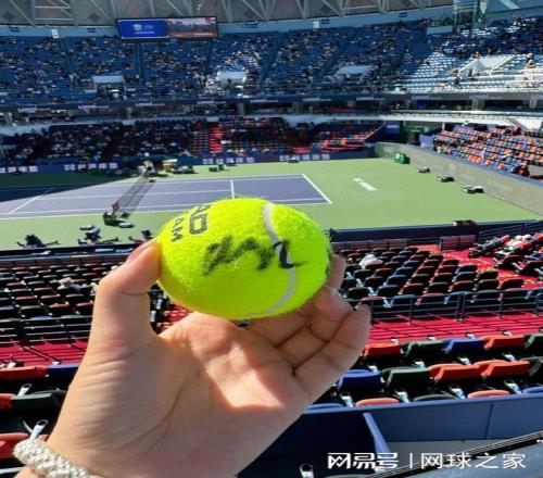 上师赛资格赛中国军团再现中网天崩开局，郑钦文伤退成同情对象