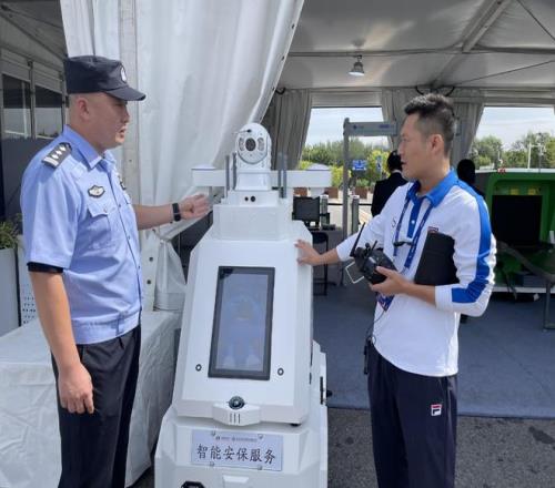 中网开赛安保“一馆一策”，观众散场走快速通道免检直接进地铁站