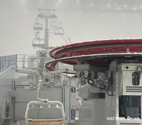 港客被裸冰卡板缝12针！华发冰雪世界被质疑存安全隐患