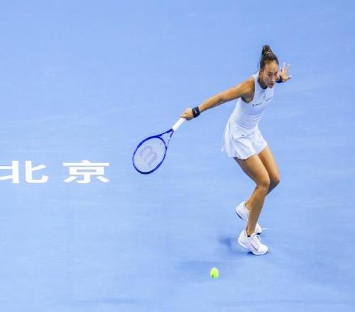 中网女单第三轮：郑钦文46先丢一盘，01落后诺斯科娃