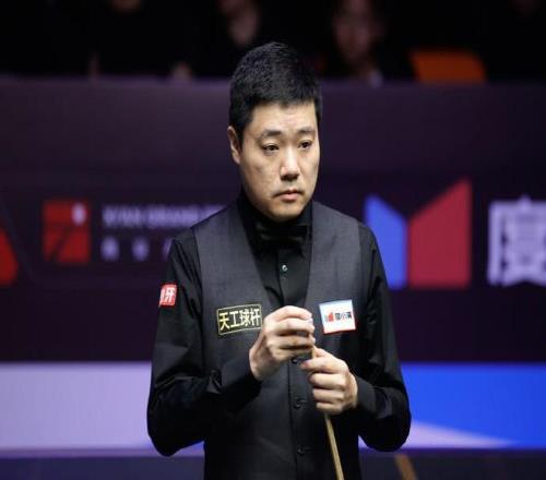 斯诺克西安赛：丁俊晖51晋级特鲁姆普45出局