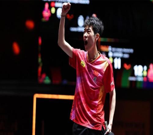 恭喜！国乒最强黑马来了：20岁左手怪侠专克日乒，进八强霸气庆祝