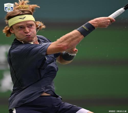 卢布列夫的终极赌局：推倒前20的墙，还是被年轻一代淹没