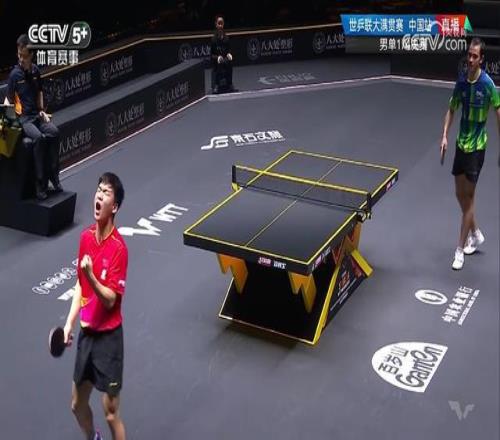 向鹏43战胜雨果卡尔德拉诺，晋级中国大满贯男单四强