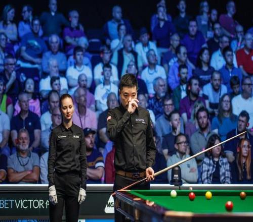 斯诺克英格兰赛：丁俊晖遭让三追四，吴宜泽负塞尔比出局