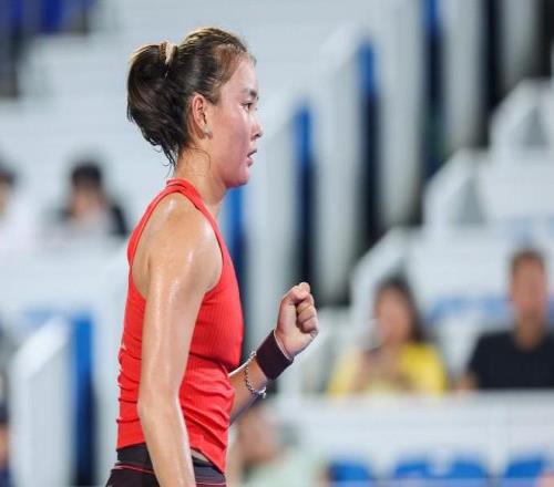 袁悦20击败布朗泽蒂，晋级武汉网球公开赛次轮再战保利尼