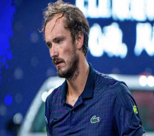 梅德韦杰夫20力克德米纳尔，时隔六年重返上海大师赛四强