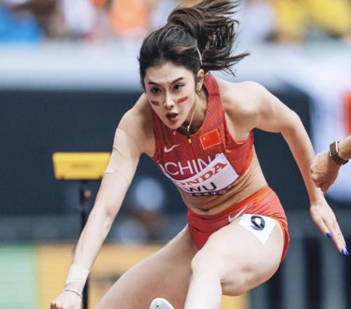 吴艳妮：世锦赛正常发挥的话稳进半决赛，现在我还不是顶级运动员