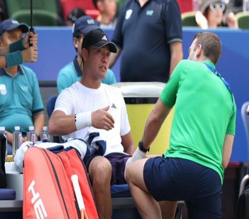 上海大师赛中国军团集体出击，商竣程、布云朝克特突破首轮