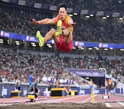 8米33！世锦赛跳远摘铜，石雨豪找回曾经一飞冲天的自己