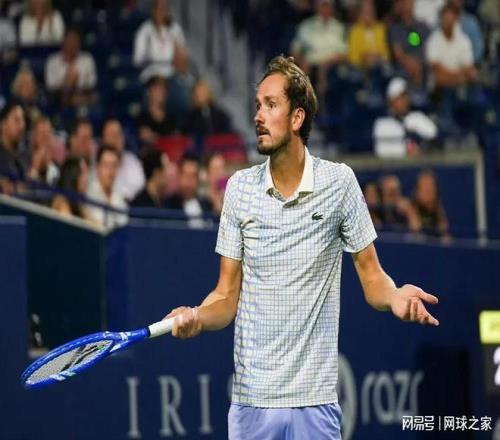 奥斯塔彭科输球威胁对手挨批替梅总解围，汤森德硬刚：放马过来吧