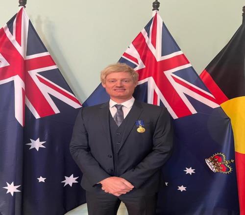 被授予澳大利亚勋章，尼尔罗伯逊：真是无比美妙的时刻！