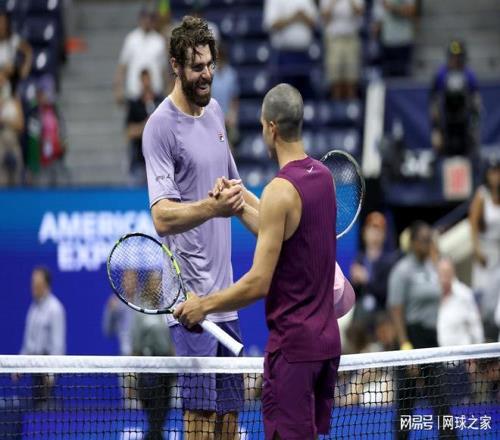 比阿尔卡拉斯光头造型更重要的，是他在球场上的表现