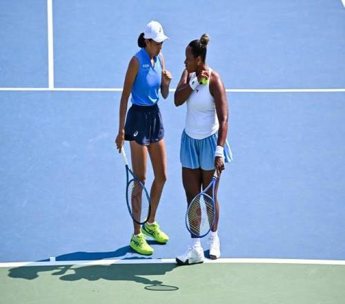 张帅汤森德12惜败高芙凯斯勒，无缘蒙特利尔站女双冠军