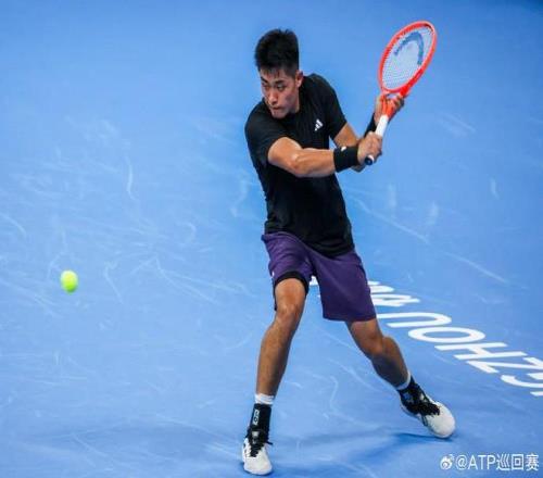 ATP杭州赛：吴易昺鏖战2小时51分钟，21逆转战胜马纳里诺
