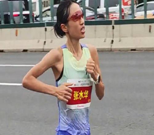 呼吁开除“最快女护士”这样的言论越界了