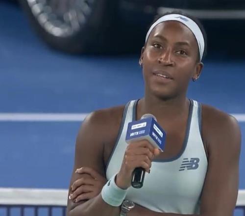 高芙：中国球迷的热情超乎想象，我得再买个行李箱来装礼物