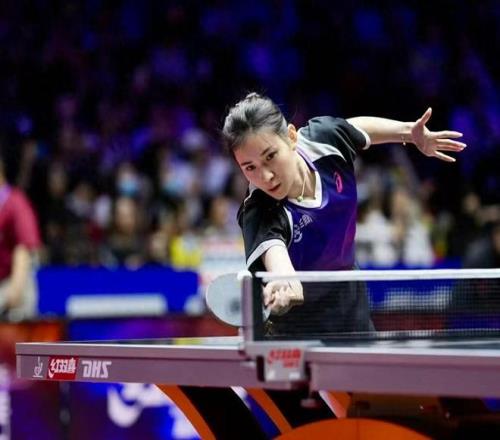 31爆冷赢世界第3！23岁国乒第一美女蜕变：孙颖莎陪练又美又能打