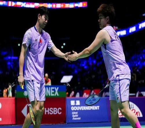 梁伟铿王昶20击败吉丁努蓬德差波，晋级香港赛男双16强