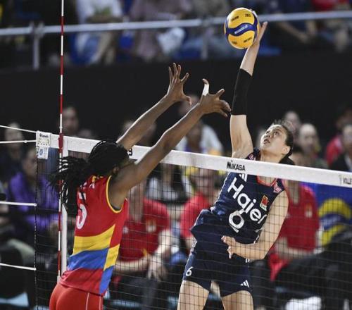 中国女排两连胜，提前晋级16强