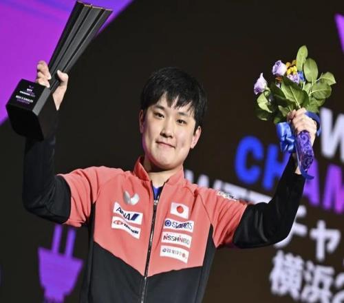 夺冠后，张本智和回应医疗暂停