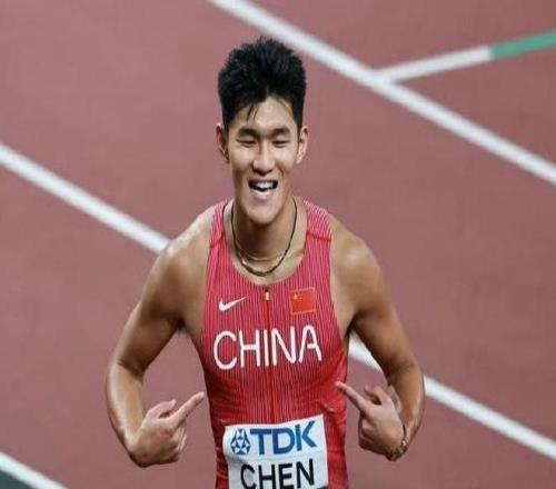 时隔14年，继2011年后中国队再次三人晋级世锦赛男子110米栏半决赛