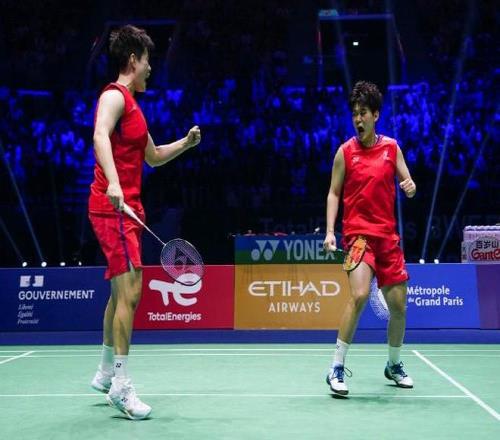 刘圣书谭宁21击败陈康乐蒂娜，首次参加世锦赛就夺得女双冠军