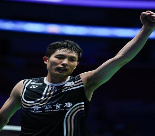 周天成21三连胜昆拉武特，成功卫冕北极赛男单冠军