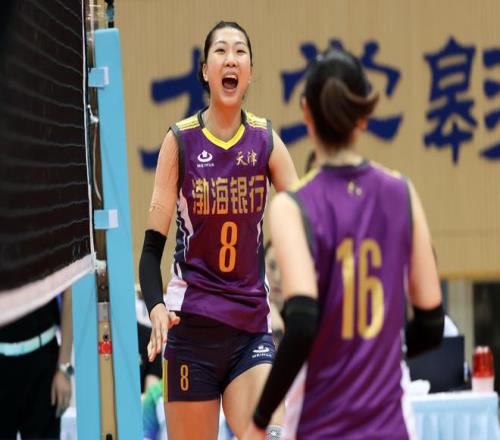 2米王牌入队！女排四巨头联手冲连冠，主帅：李盈莹脚伤恢复八成