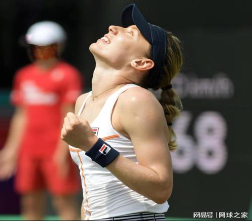 俄红粉军团遭团灭！卡林斯卡娅成速败名花，安德列娃被批哭错时辰