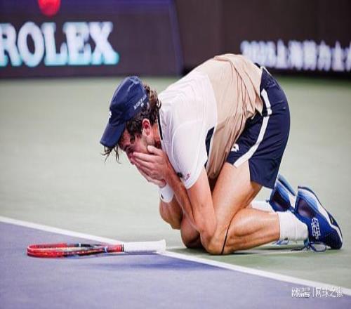 上师赛落幕番外篇来了！海报被指设计未挑吉日，决赛阵容拖累票房