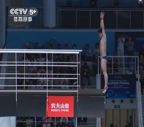 跳水世界杯总决赛男子10米台：朱子峰获得金牌，程子龙亚军