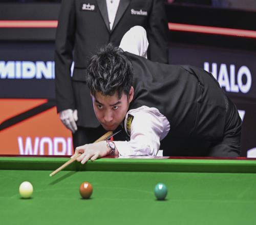 有些可惜!斯佳辉第二阶段几度错失机会,暂610落后奥沙利文 有些可惜!斯佳辉第二阶段几度错失机会,暂610落后奥沙利文