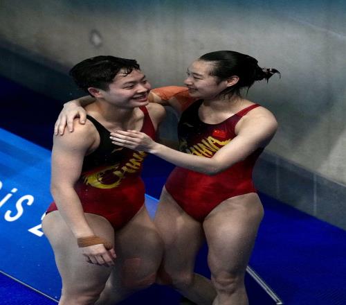 新华社：队内测验迎新春中国跳水队厉兵秣马