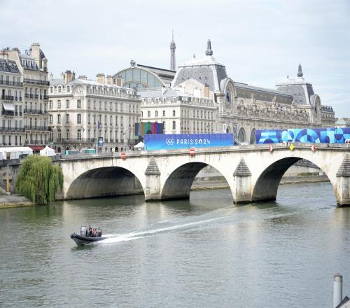 运动员乘船入场!巴黎奥运会将于27日凌晨在塞纳河上开幕 运动员乘船入场!巴黎奥运会将于27日凌晨在塞纳河上开幕