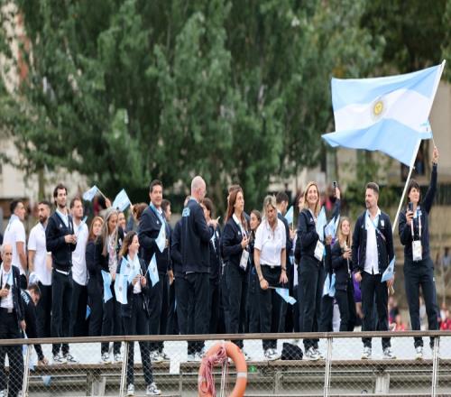 记者:开幕式阿根廷代表团出场的时候,所有法国人都在送上嘘声 记者:开幕式阿根廷代表团出场的时候,所有法国人都在送上嘘声