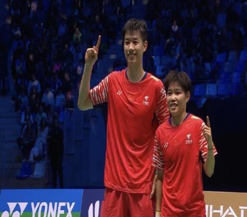 冯彦哲黄东萍20击败德差波苏皮萨拉，获得法国赛冠军